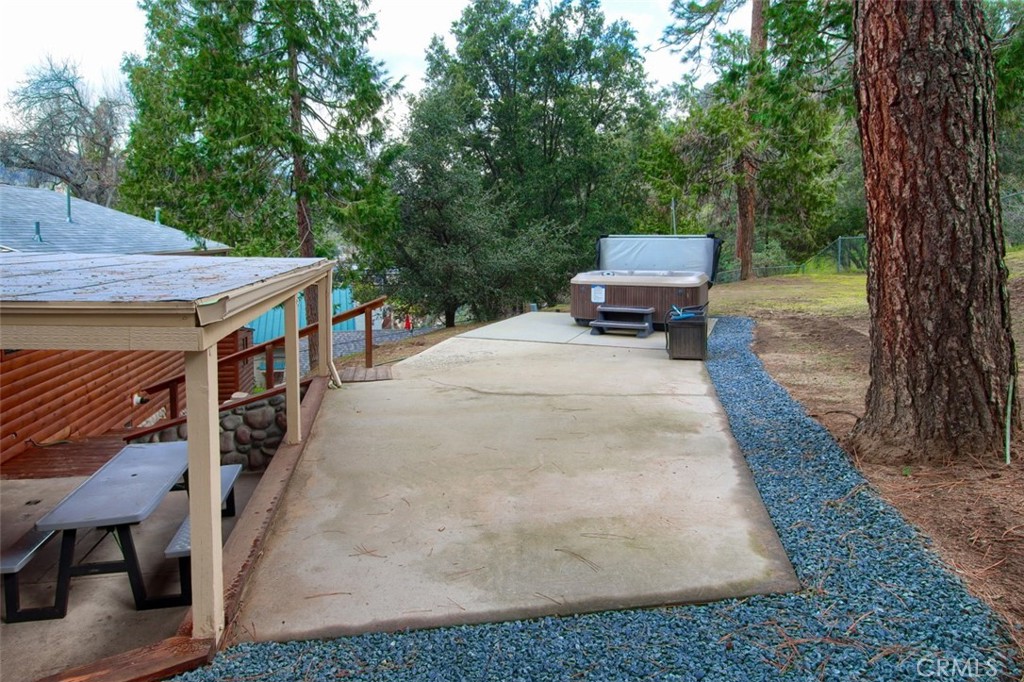 42583 Shady Ln, Oakhurst, CA 93644
