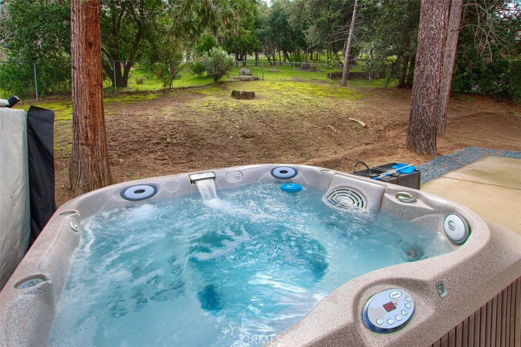 42583 Shady Ln, Oakhurst, CA 93644