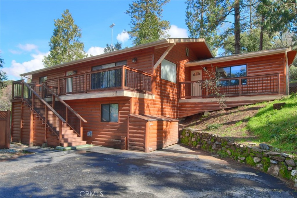 42583 Shady Ln, Oakhurst, CA 93644