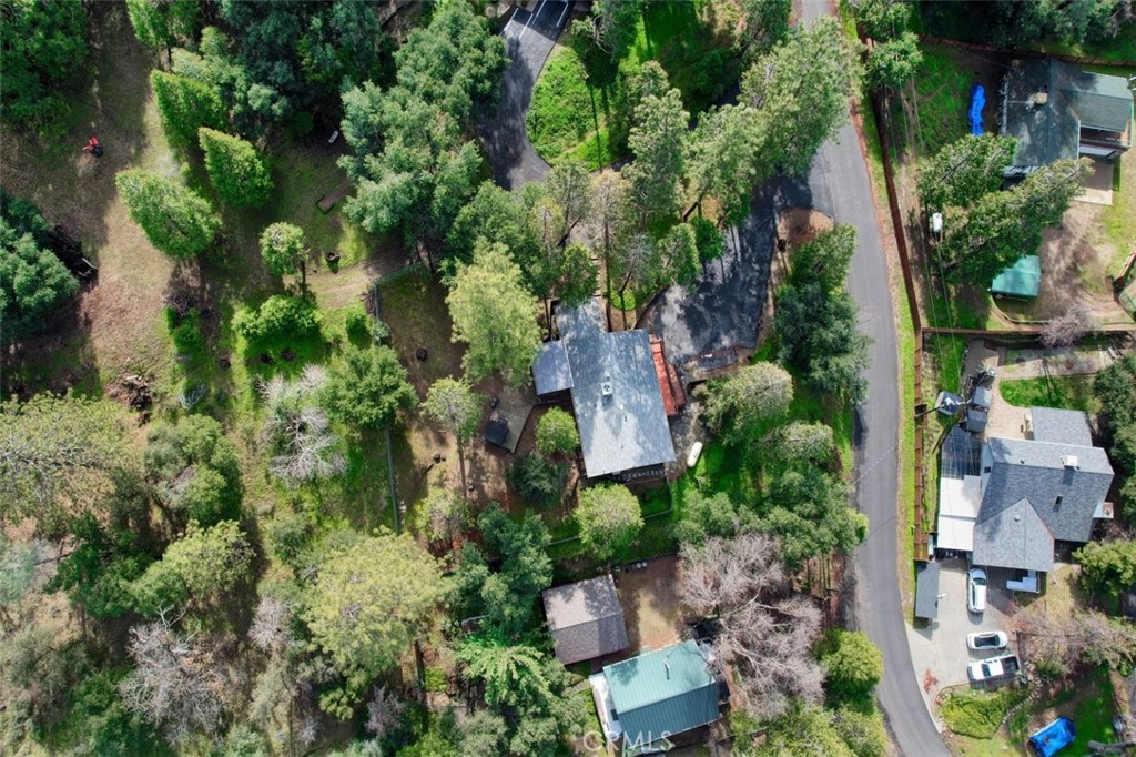 42583 Shady Ln, Oakhurst, CA 93644