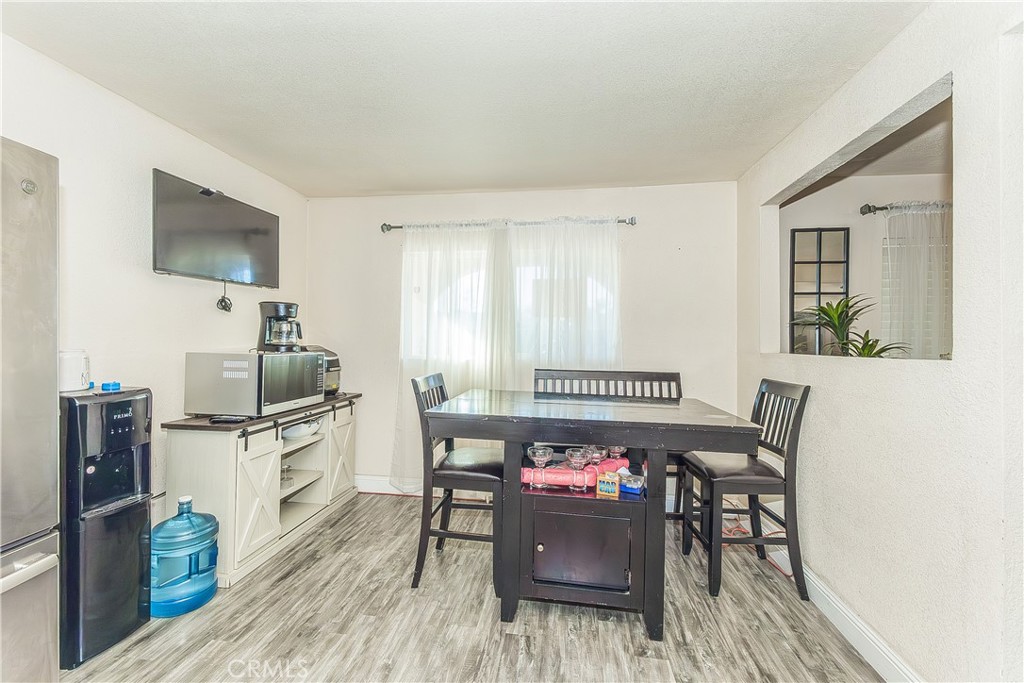 2467 S Holloway Ave, Fresno, CA 93725