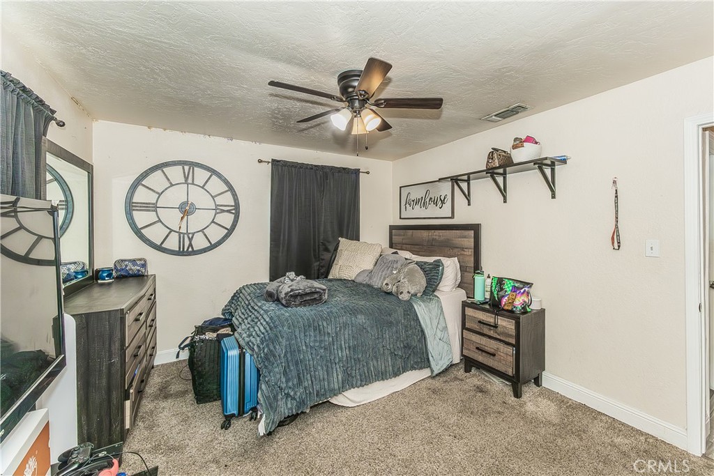 2467 S Holloway Ave, Fresno, CA 93725