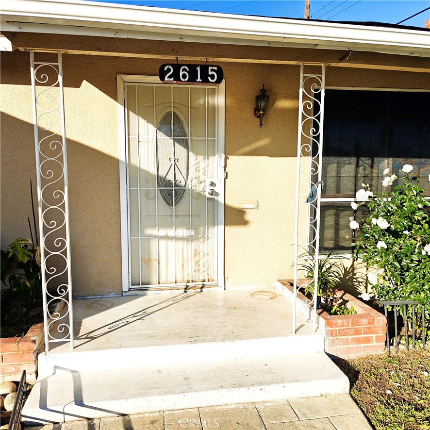 2615 N Bond Ave, Fresno, CA 93703