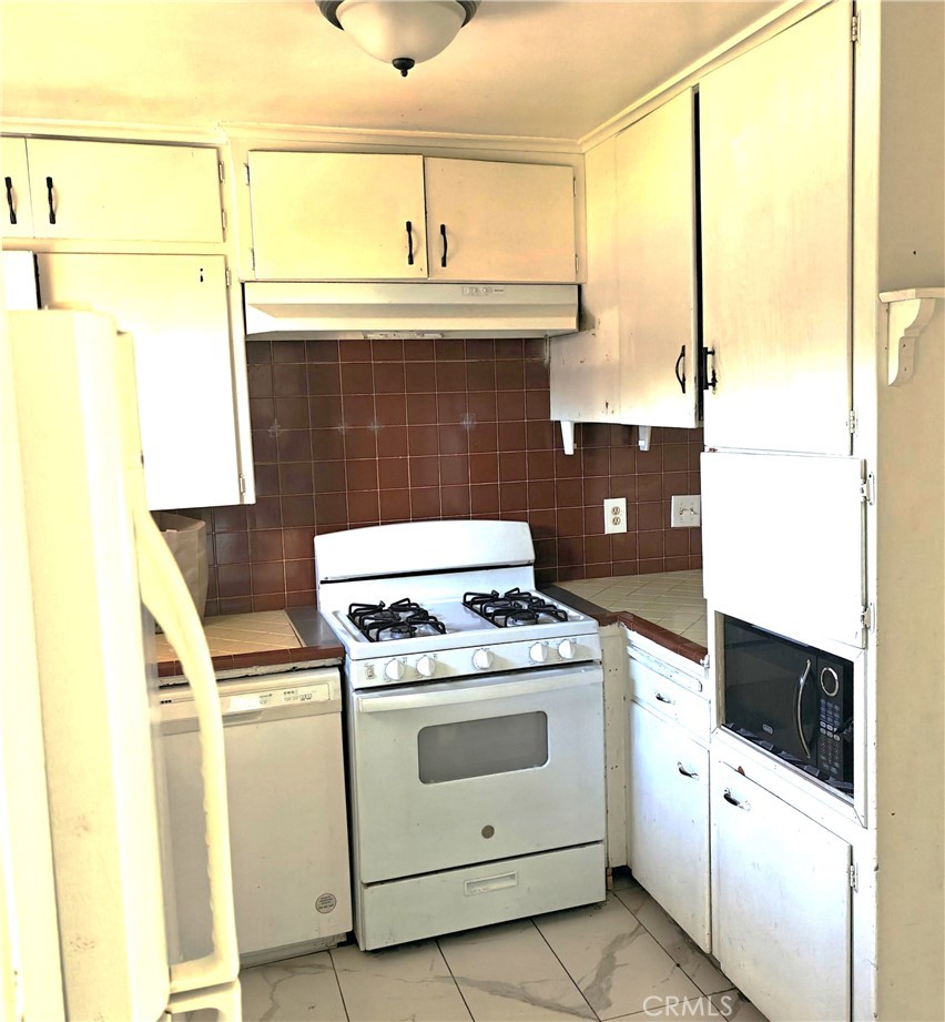 2615 N Bond Ave, Fresno, CA 93703