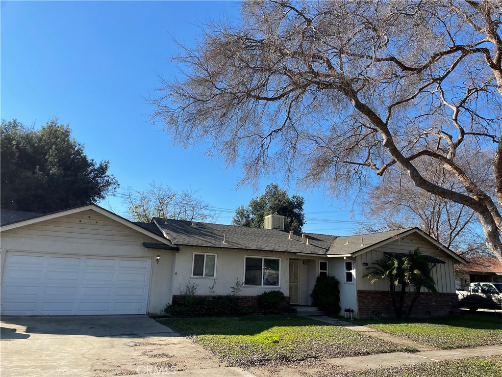 4467 N Van Dyke, Fresno, CA 93705