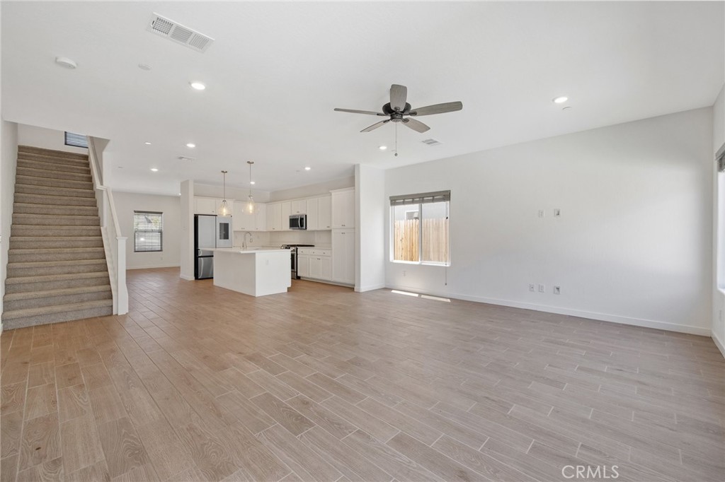 1754 N Aster Lake Rd, Hanford, CA 93230