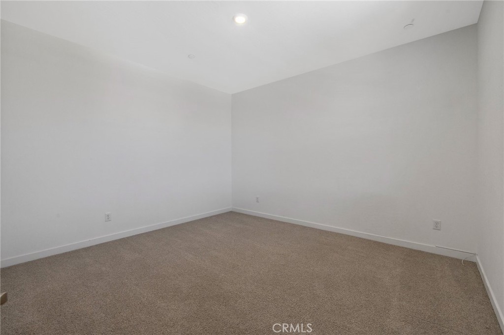 1754 N Aster Lake Rd, Hanford, CA 93230