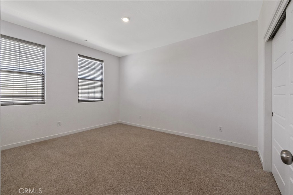 1754 N Aster Lake Rd, Hanford, CA 93230