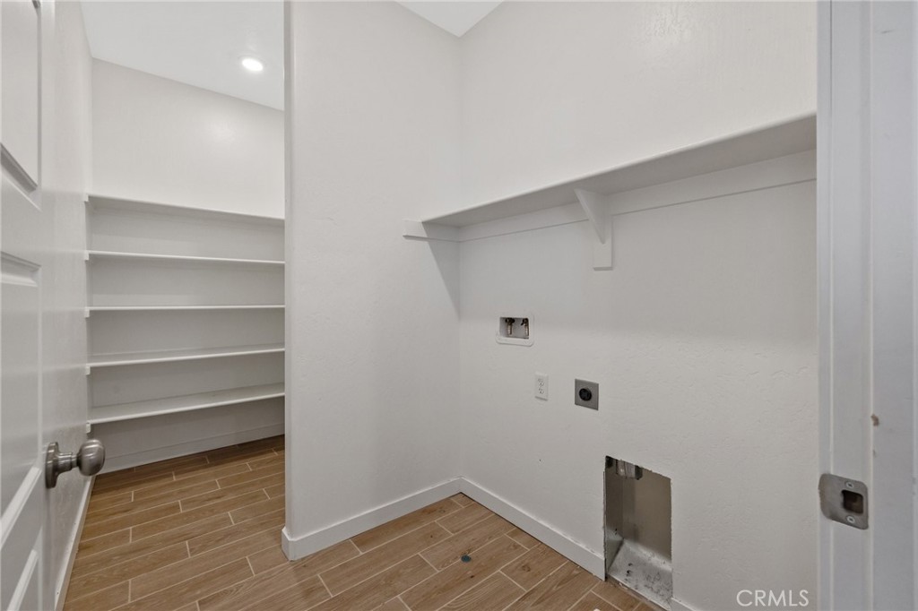 1754 N Aster Lake Rd, Hanford, CA 93230