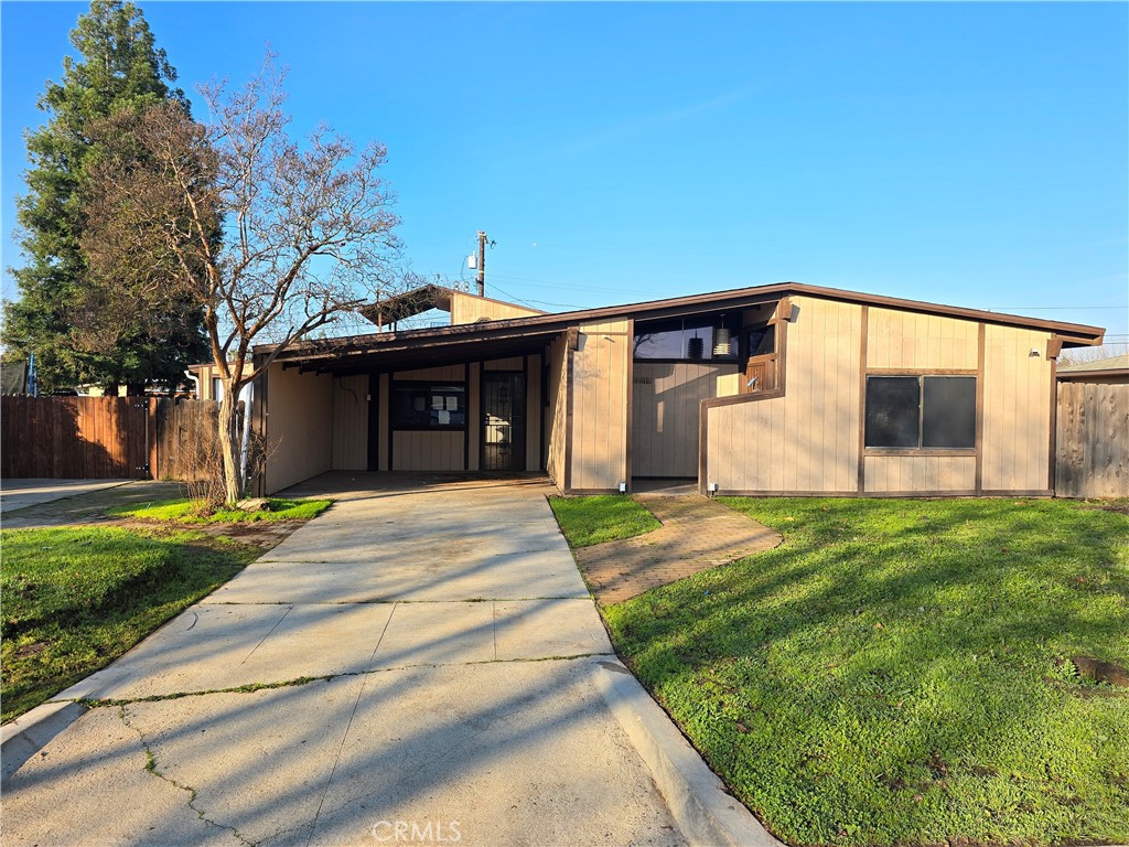 6569 N College Ave, Fresno, CA 93704