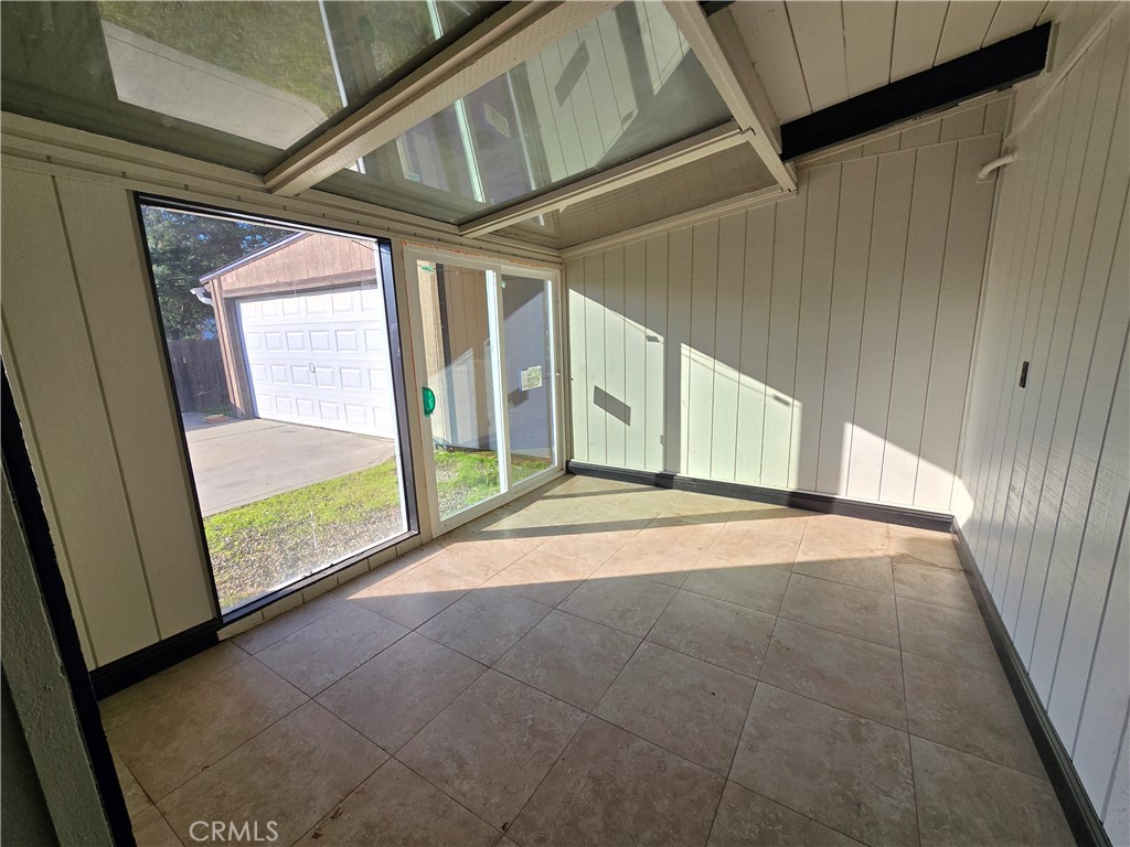 6569 N College Ave, Fresno, CA 93704