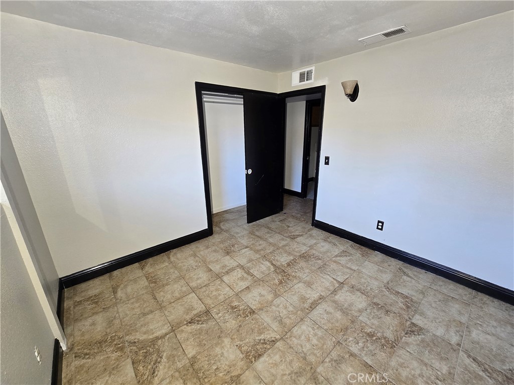 6569 N College Ave, Fresno, CA 93704