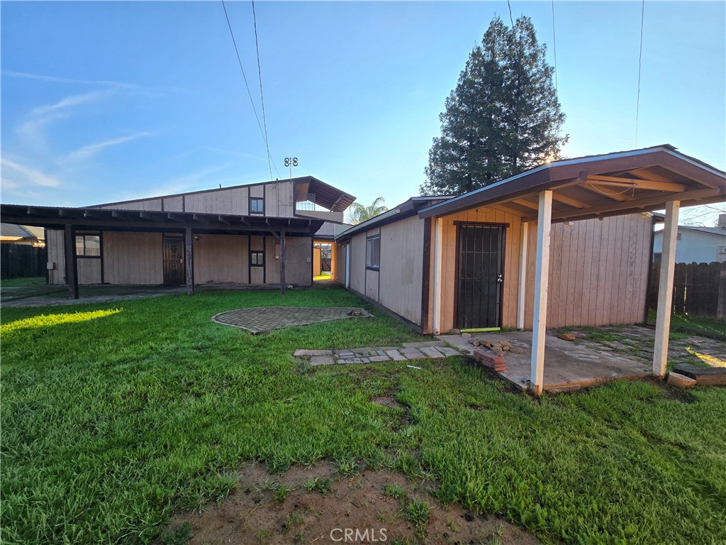 6569 N College Ave, Fresno, CA 93704