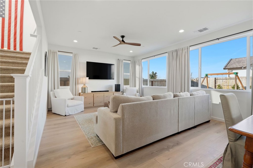 2566 Muscat, Hanford, CA 93230