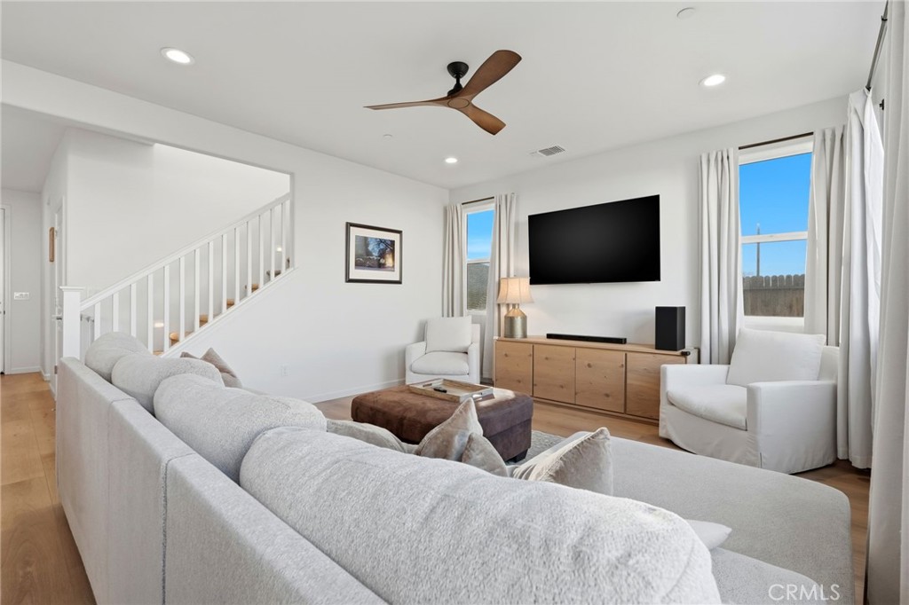 2566 Muscat, Hanford, CA 93230