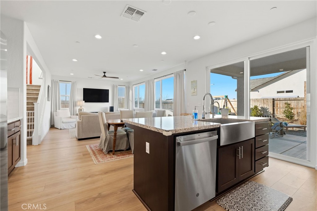 2566 Muscat, Hanford, CA 93230