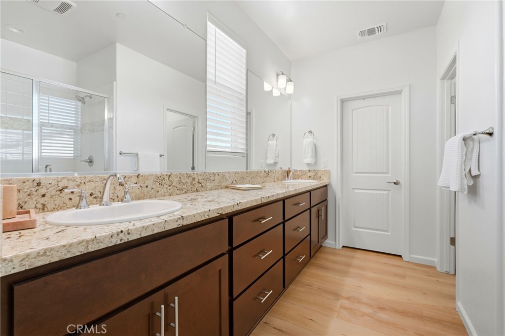 2566 Muscat, Hanford, CA 93230