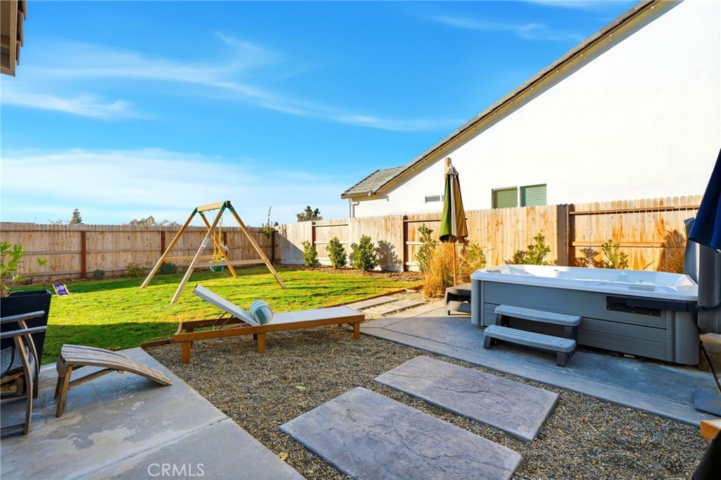 2566 Muscat, Hanford, CA 93230