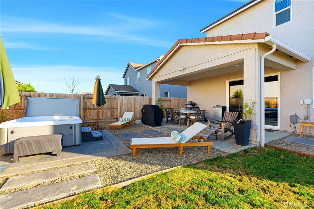 2566 Muscat, Hanford, CA 93230