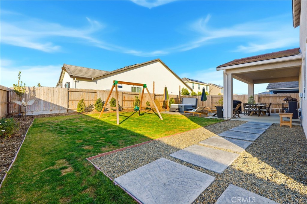 2566 Muscat, Hanford, CA 93230