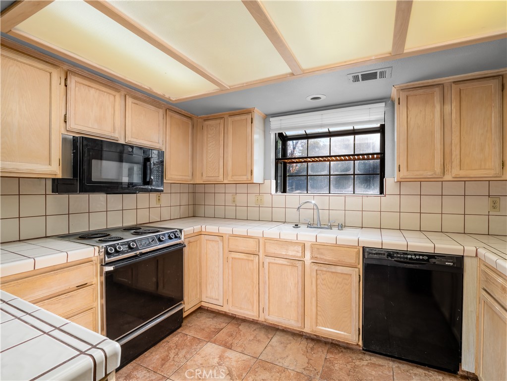 40557 Saddleback Rd, Bass Lake, CA 93604