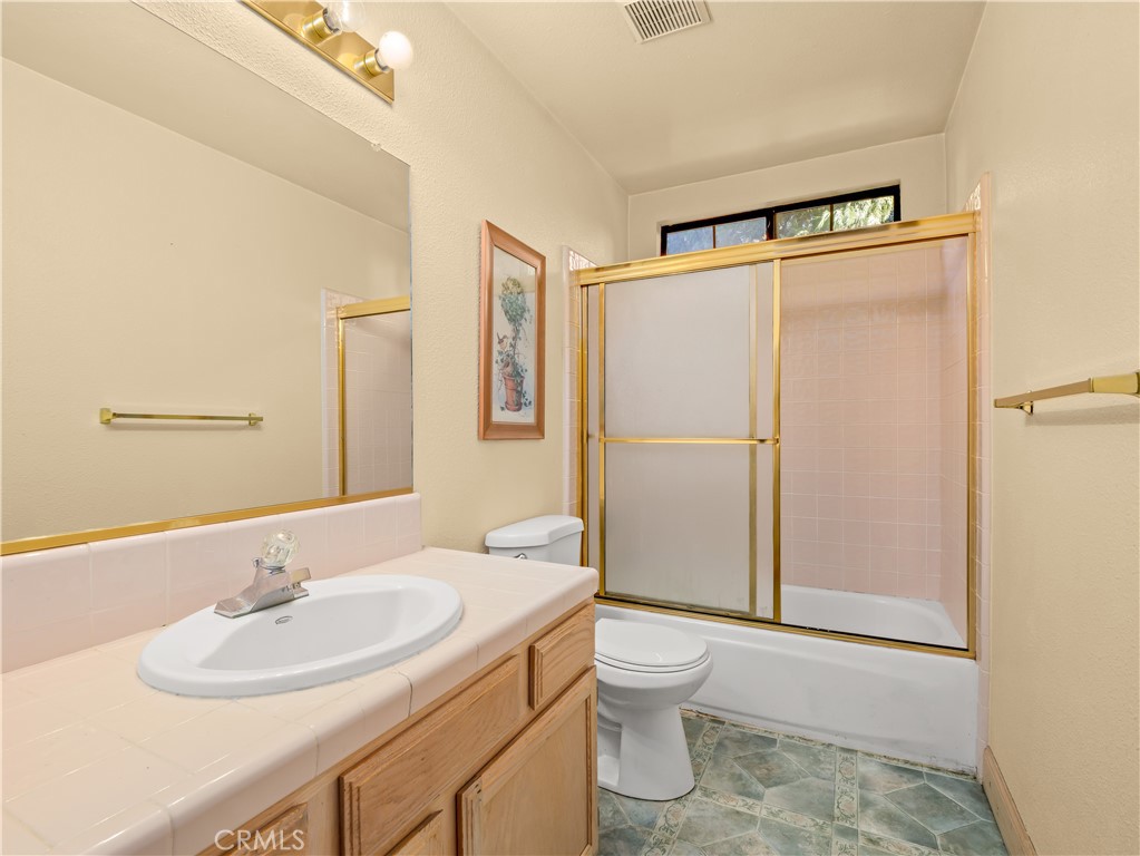 40557 Saddleback Rd, Bass Lake, CA 93604