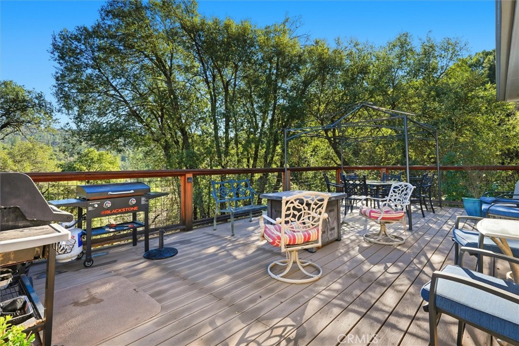 39309 Forest Park Ln, Oakhurst, CA 93644