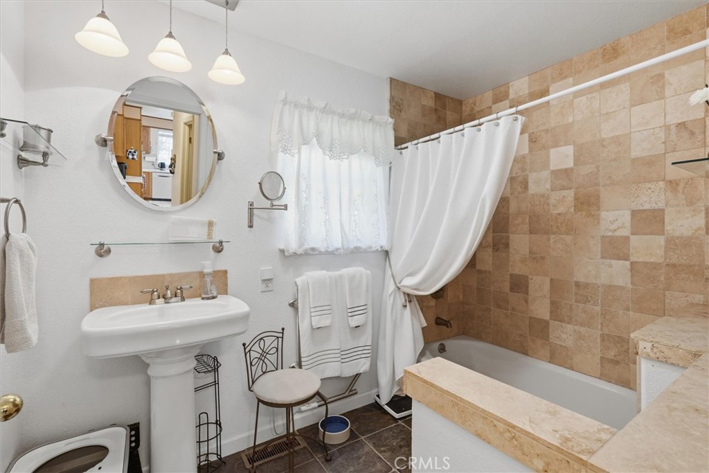 39309 Forest Park Ln, Oakhurst, CA 93644