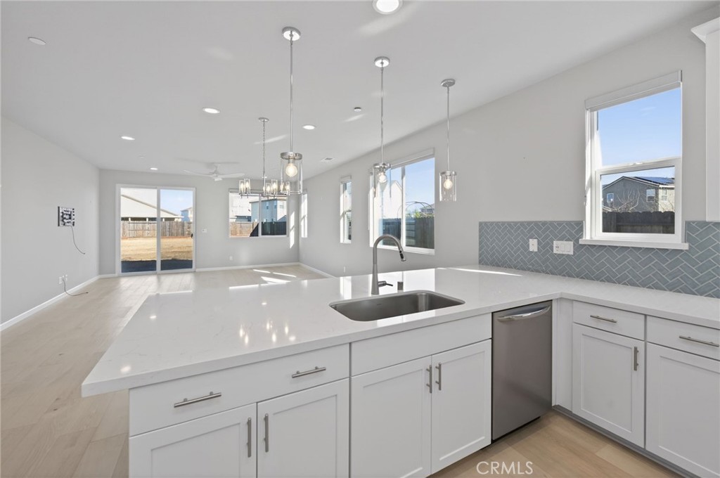 2431 Creekview, Merced, CA 95340