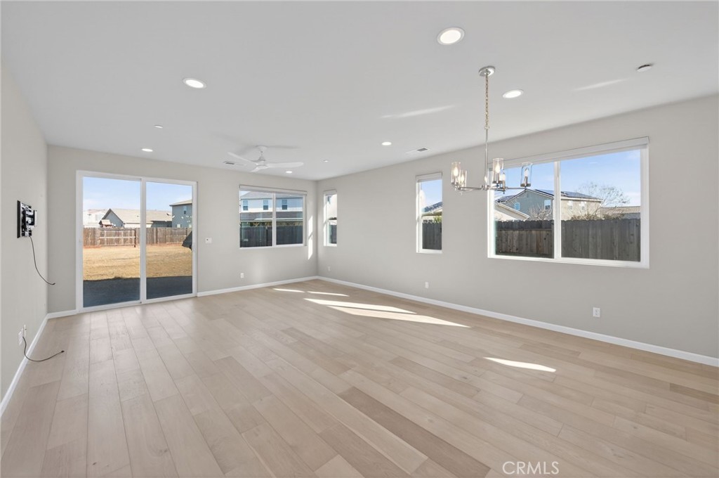 2431 Creekview, Merced, CA 95340