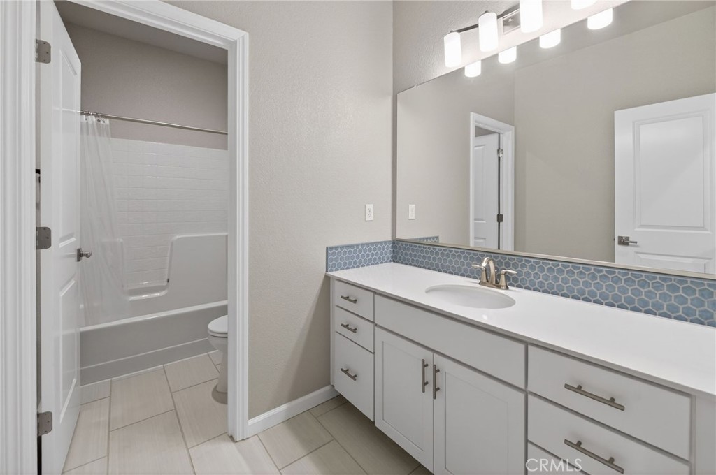 2431 Creekview, Merced, CA 95340