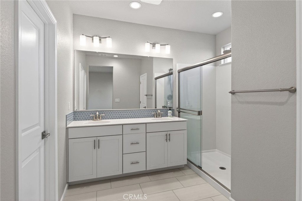 2431 Creekview, Merced, CA 95340