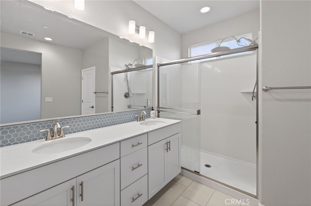 2431 Creekview, Merced, CA 95340