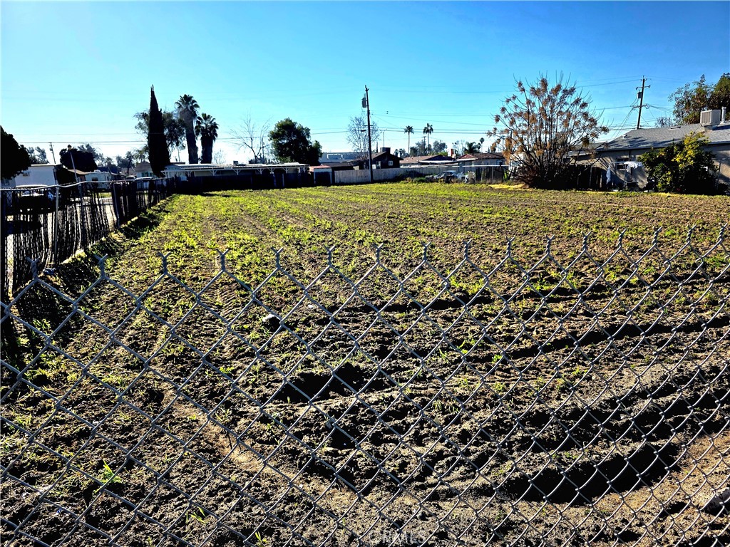 2331 W Front St, Selma, CA 93662