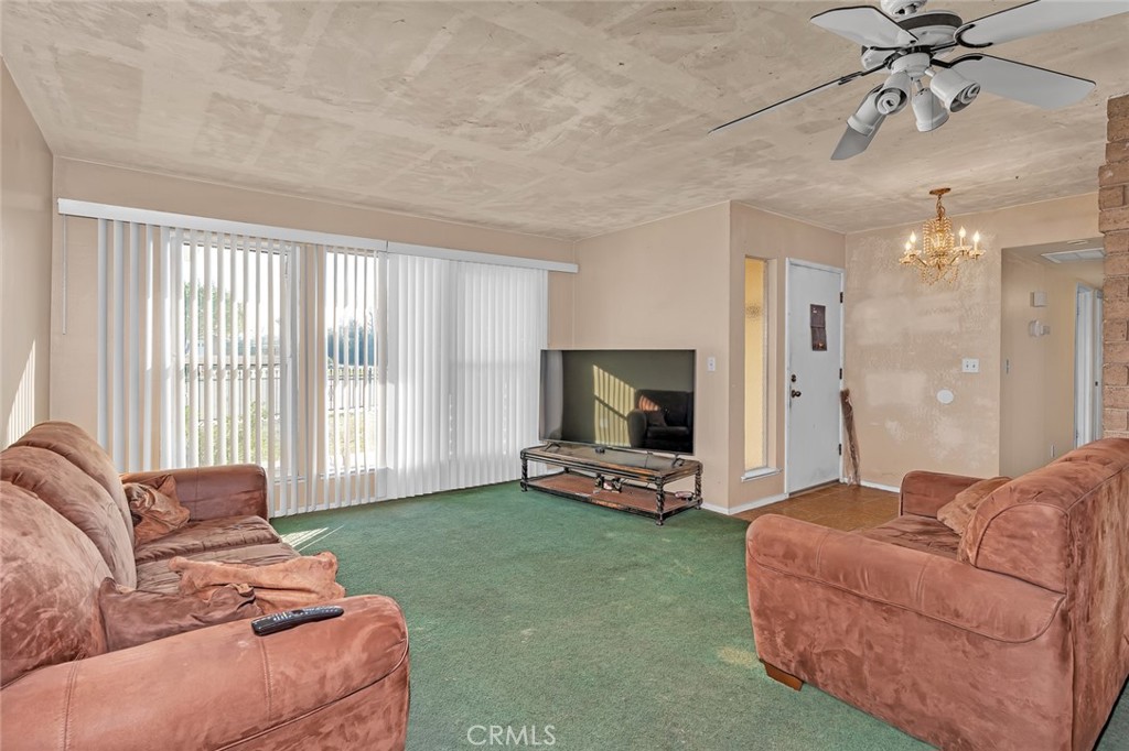 2160 3rd St, Sanger, CA 93657