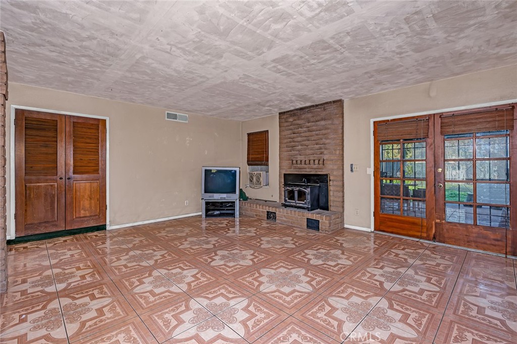 2160 3rd St, Sanger, CA 93657