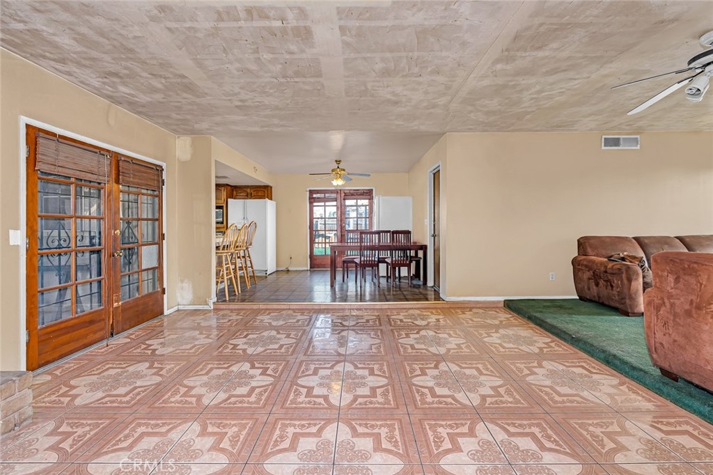 2160 3rd St, Sanger, CA 93657