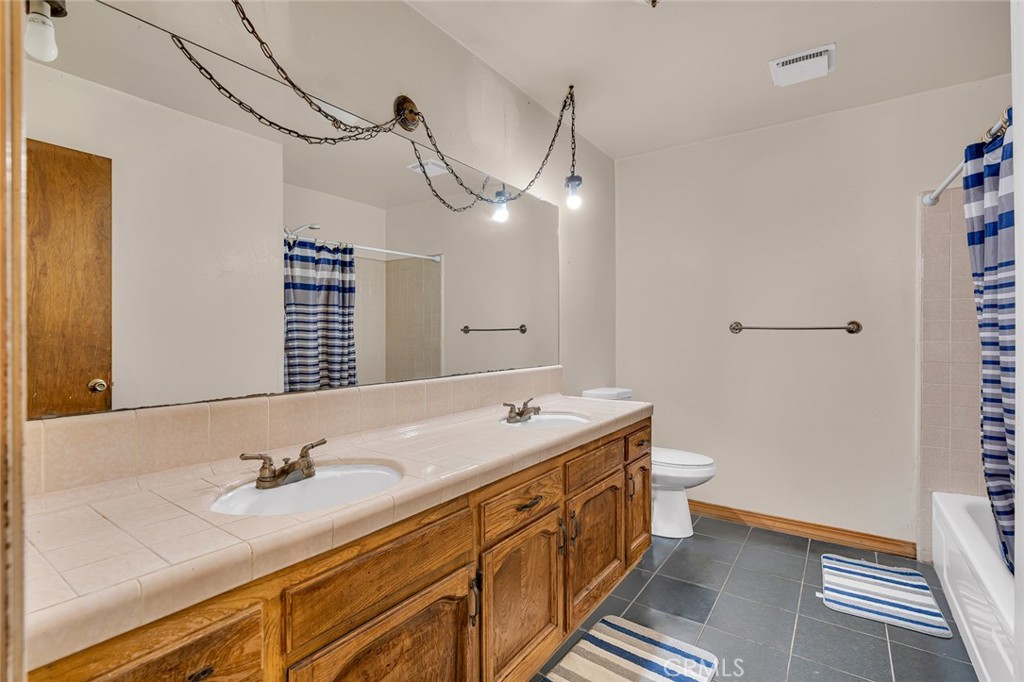 2160 3rd St, Sanger, CA 93657