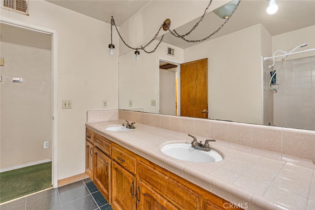 2160 3rd St, Sanger, CA 93657