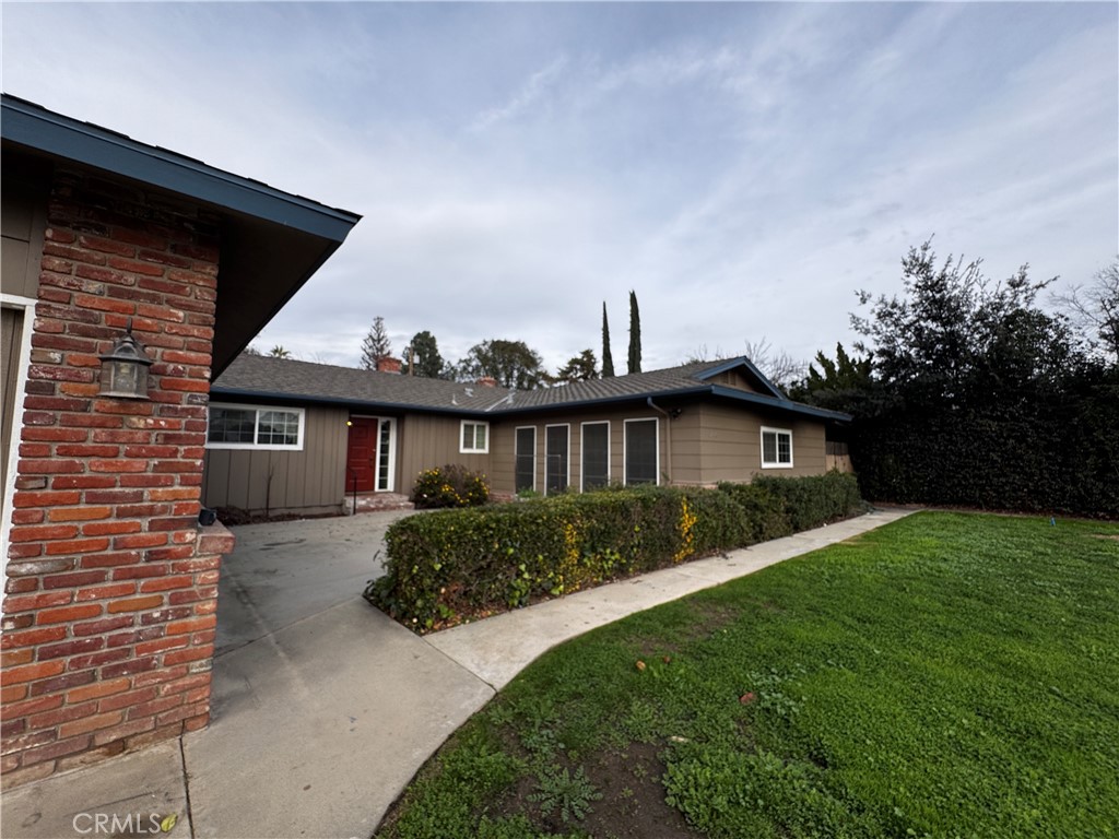 3146 W Harvard, Visalia, CA 93277