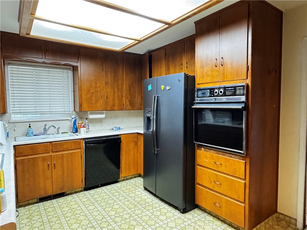 3146 W Harvard, Visalia, CA 93277