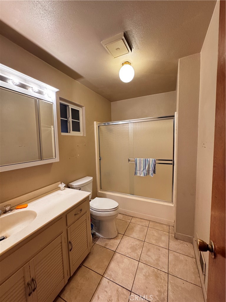 3146 W Harvard, Visalia, CA 93277