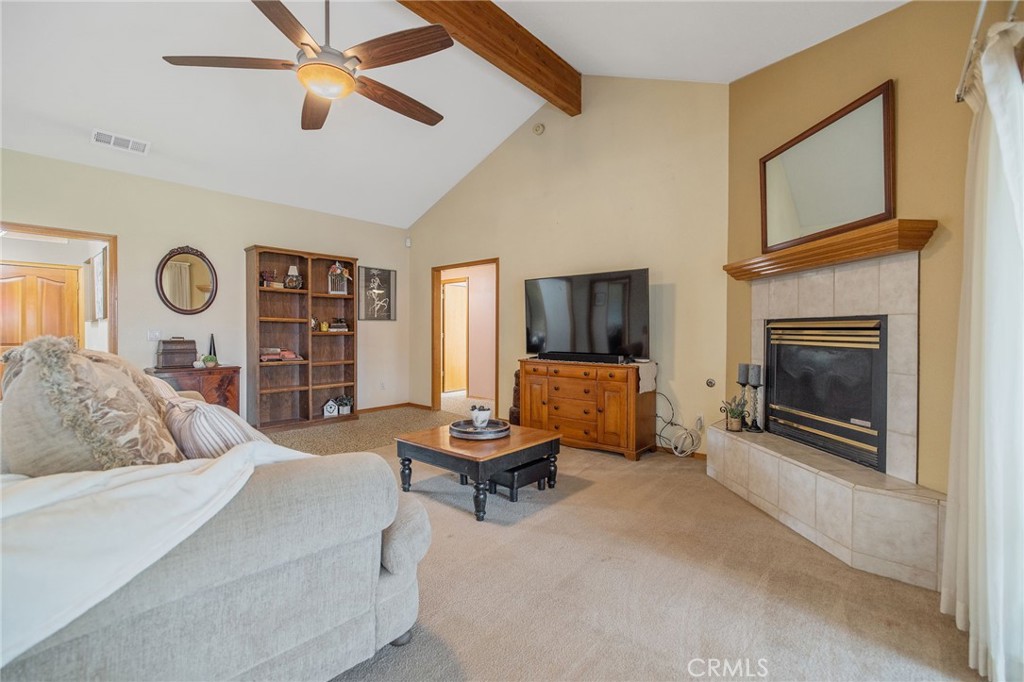 594 Diana Ct, Hanford, CA 93230