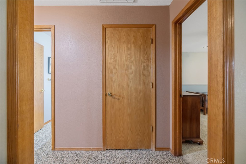 594 Diana Ct, Hanford, CA 93230