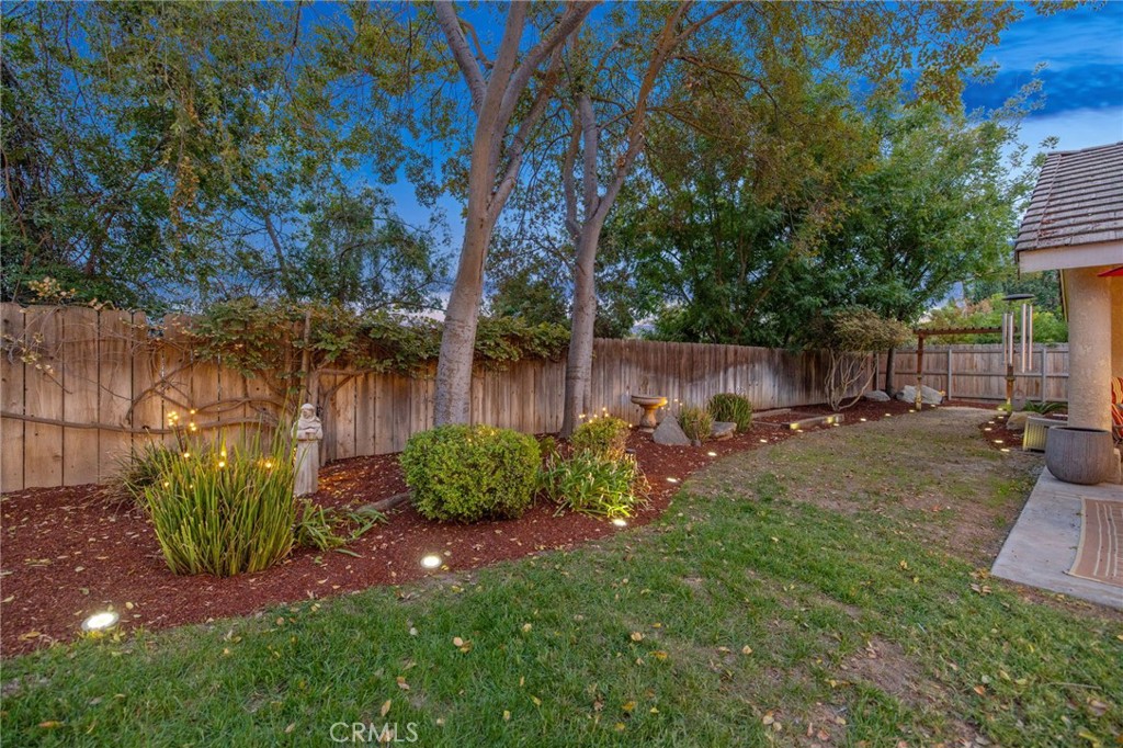 594 Diana Ct, Hanford, CA 93230