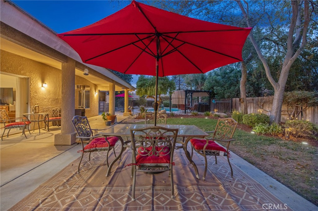 594 Diana Ct, Hanford, CA 93230