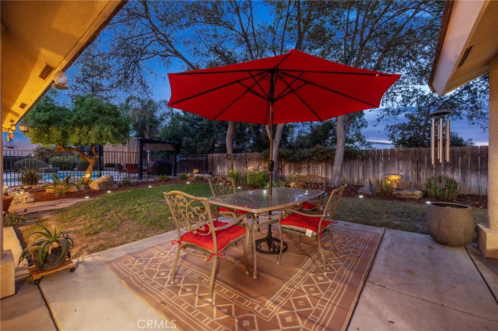 594 Diana Ct, Hanford, CA 93230