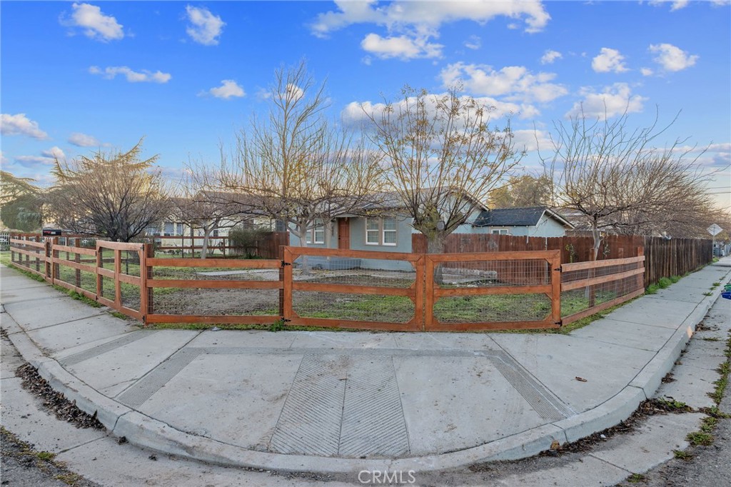 600 E Tulare, Avenal, CA 93204