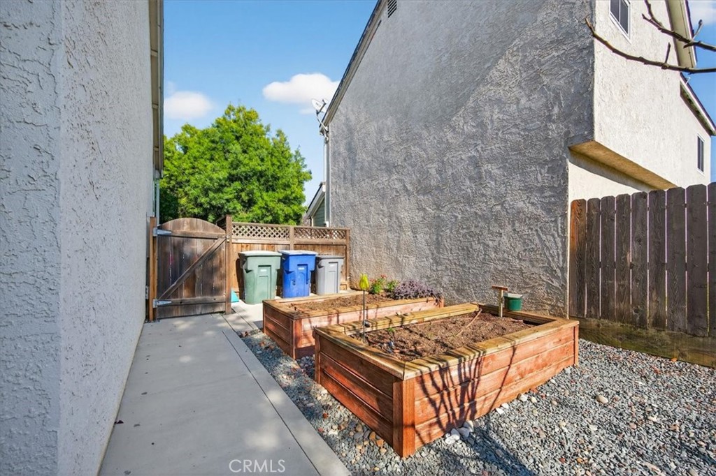 1881 E Frederick, Fresno, CA 93720