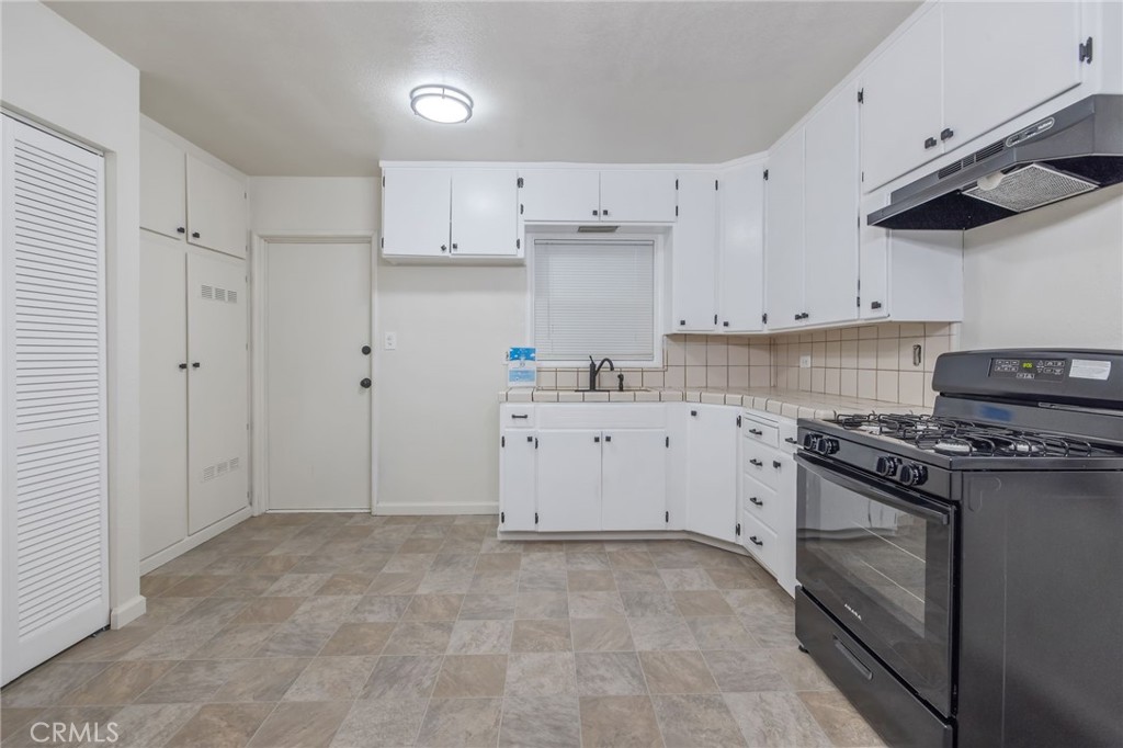 980 E Apricot, Tulare, CA 93274